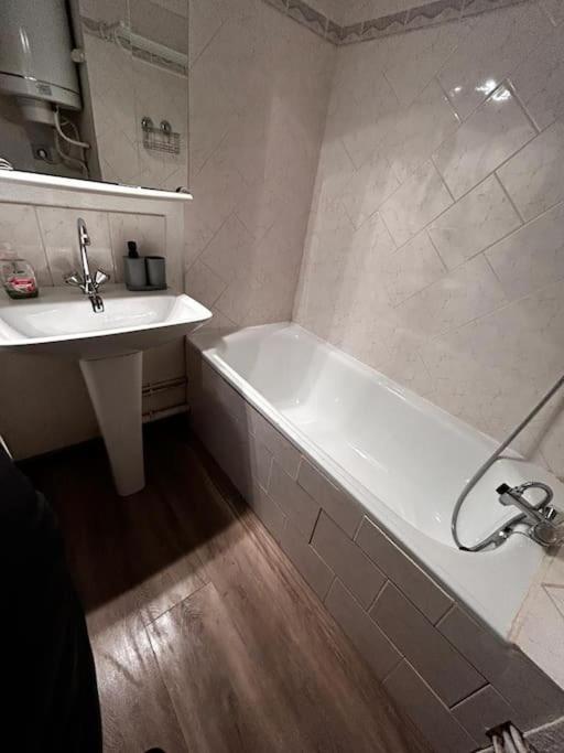Confortable Appartement, Panorama Sud, Vue Montagne ラ・フー エクステリア 写真